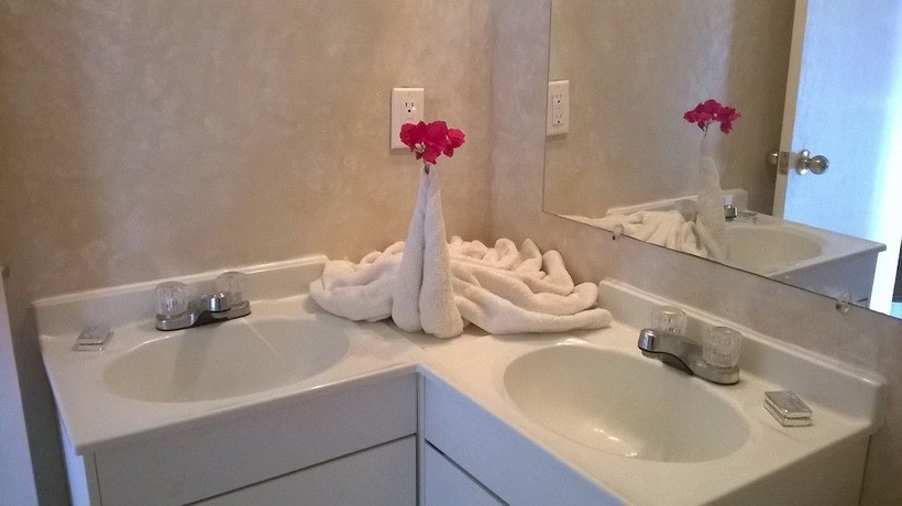 Imagen de la habitación del Hotel South Coast Horizons. Foto 5