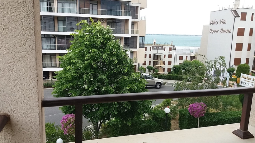 Imagen de los exteriores del Hotel South Nights. Foto 10