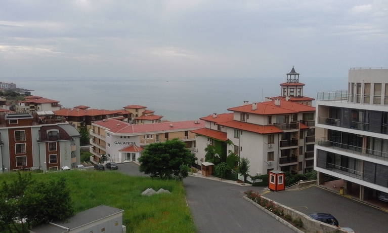 Imagen de los exteriores del Hotel South Nights. Foto 13