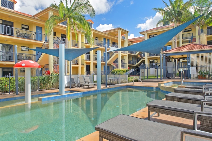 Imagen de la piscina del Hotel South Pacific Apartments Port Macquarie. Foto 19