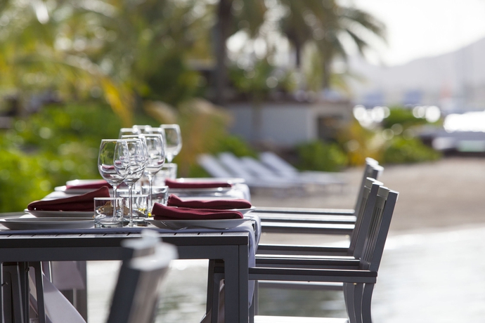 Imagen del bar/restaurante del Hotel South Point Antigua. Foto 5