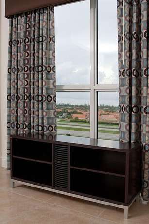 Imagen de la habitación del Hotel South River Suites. Foto 11