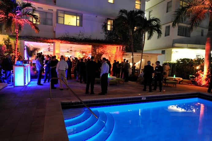 Imagen de la piscina del Hotel South Seas. Foto 11