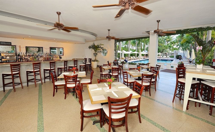 Imagen del bar/restaurante del Hotel South Seas. Foto 3