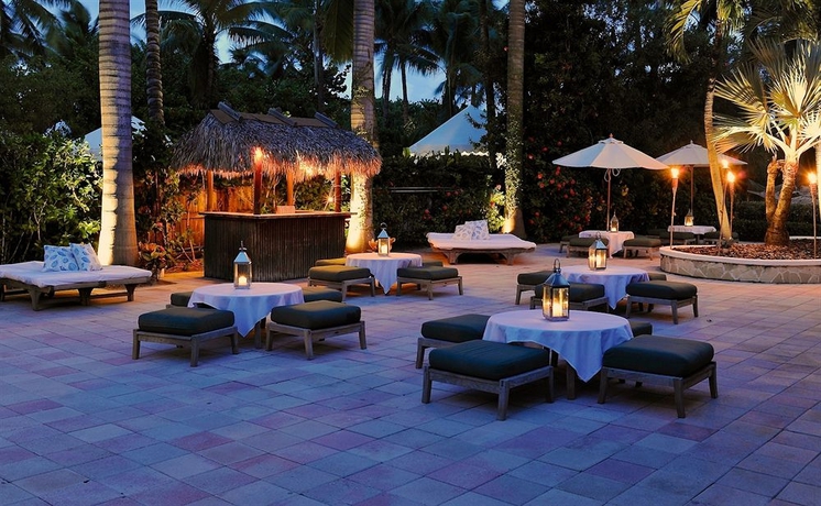 Imagen de los exteriores del Hotel South Seas. Foto 8