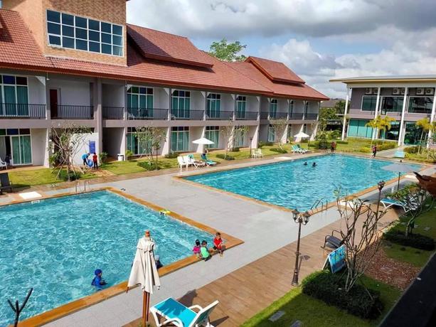 Imagen de la piscina del Hotel Southern Airport. Foto 5