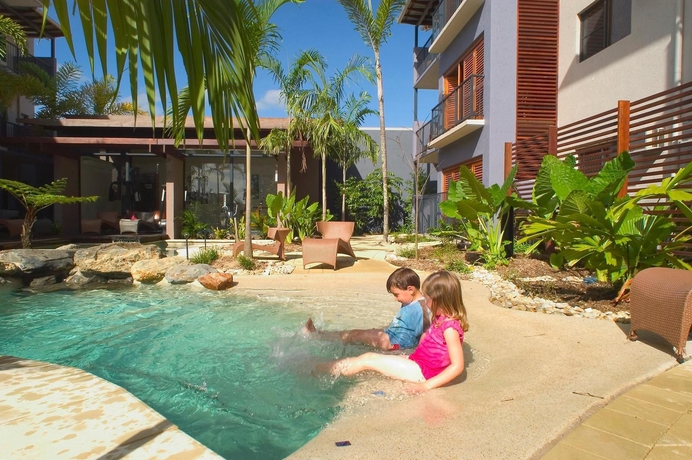 Imagen de la piscina del Hotel Southern Cross Atrium Apartments. Foto 11