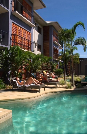 Imagen de la piscina del Hotel Southern Cross Atrium Apartments. Foto 15