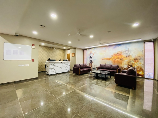 Imagen de los interiores del Hotel Southern Grand Kashi - Inside Kashi Vishwanath Temple Corridor. Foto 16