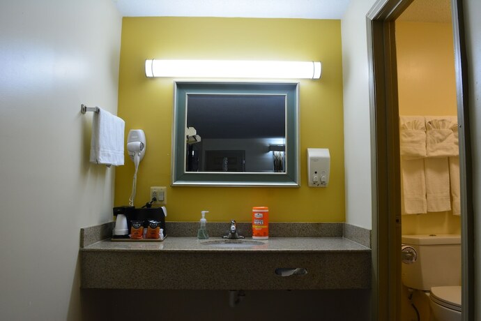 Imagen de la habitación del Hotel Southern Inn Lumberton. Foto 16