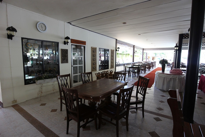Imagen del bar/restaurante del Hotel Southern Lanta Resort. Foto 3