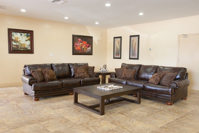 Imagen de los interiores del Hotel Southern Oaks Inn. Foto 15