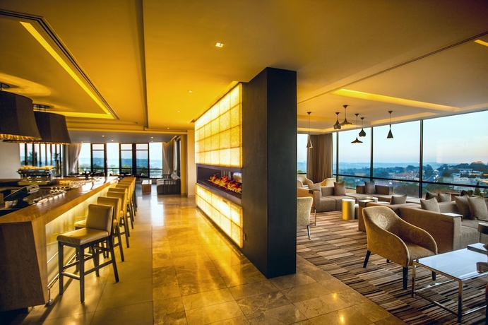 Imagen del bar/restaurante del Hotel Southern Sun Hyde Park. Foto 3