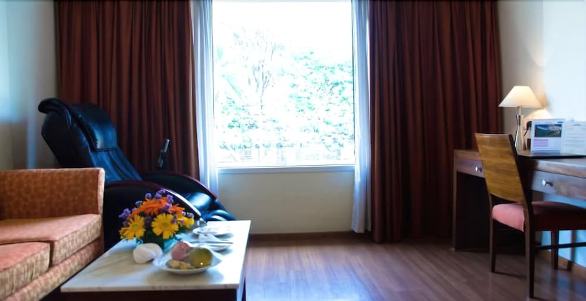 Imagen de la habitación del Hotel Southernstar Bangalore. Foto 13