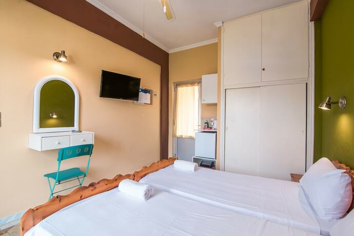 Imagen de la habitación del Hotel Southgate, Aghios Georgios (Sur). Foto 16