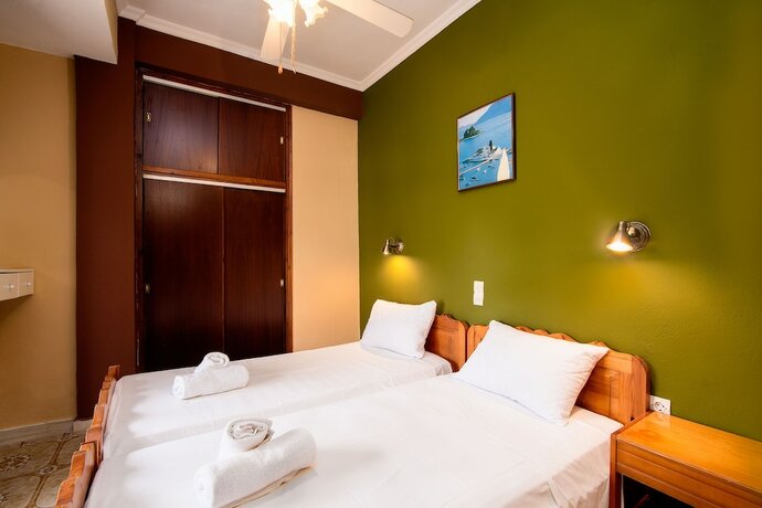 Imagen de la habitación del Hotel Southgate, Aghios Georgios (Sur). Foto 18