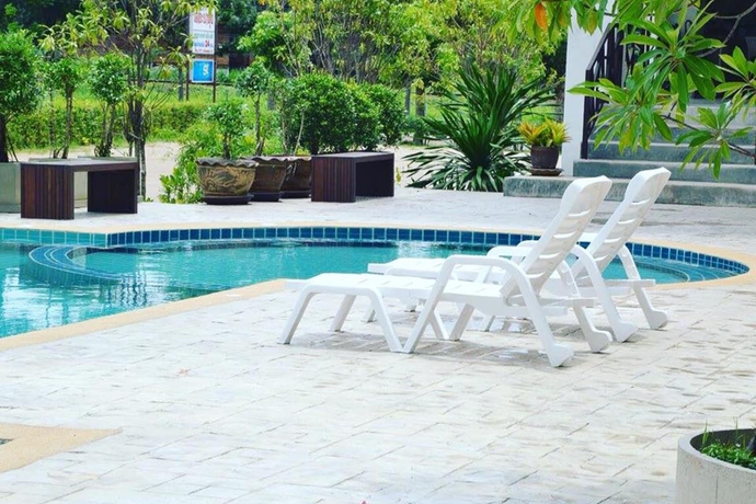 Imagen de la piscina del Hotel Southgate Residence. Foto 19