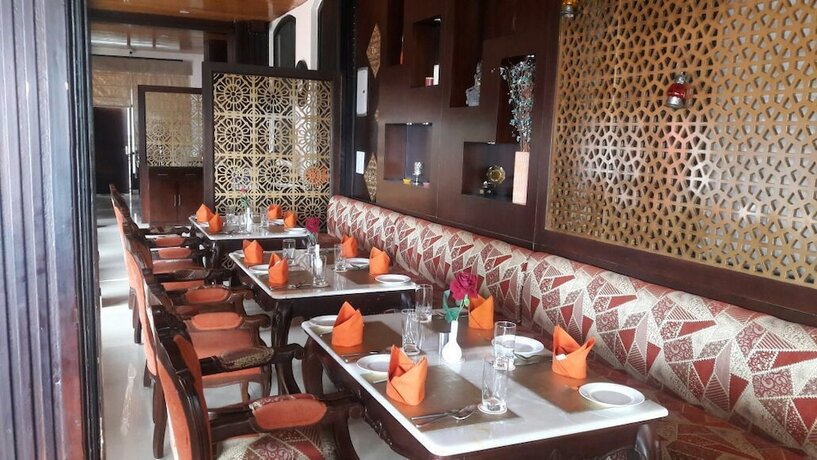 Imagen del bar/restaurante del Hotel Southgate Shimla. Foto 13