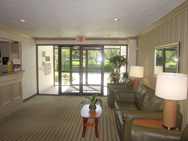 Imagen de los interiores del Hotel Southpoint Suites. Foto 19