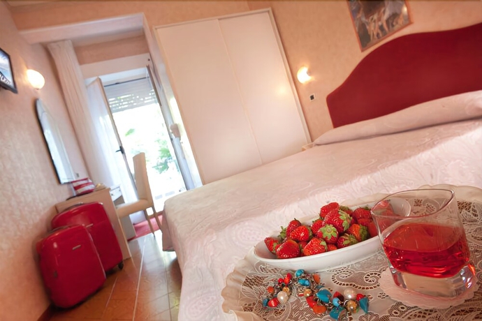 Imagen de la habitación del Hotel Souvenir, Bellaria-Igea Marina. Foto 5