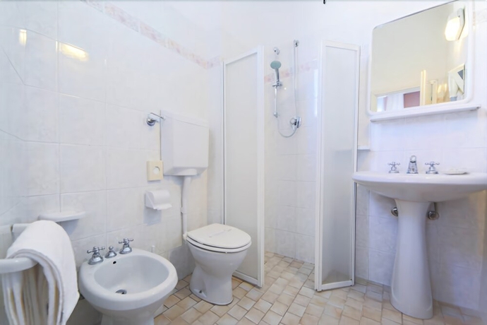 Imagen de la habitación del Hotel Souvenir, Bellaria-Igea Marina. Foto 8
