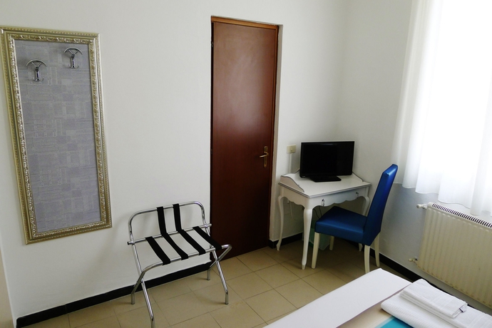 Imagen de la habitación del Hotel Souvenir. Foto 10