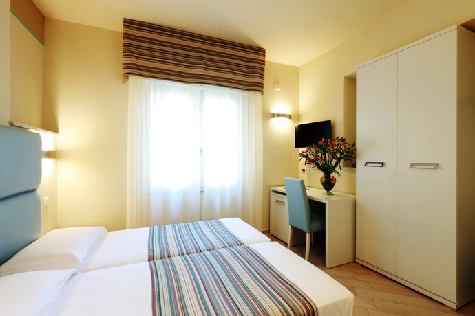 Imagen de la habitación del Hotel Souvenir. Foto 14