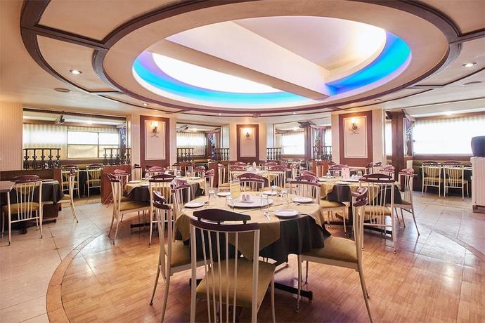 Imagen del bar/restaurante del Hotel Sovereign, Dam&aacute;n. Foto 4