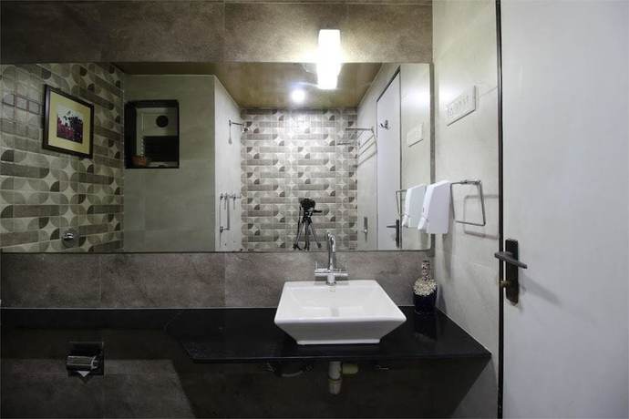 Imagen de la habitación del Hotel Sovereign, Dam&aacute;n. Foto 12