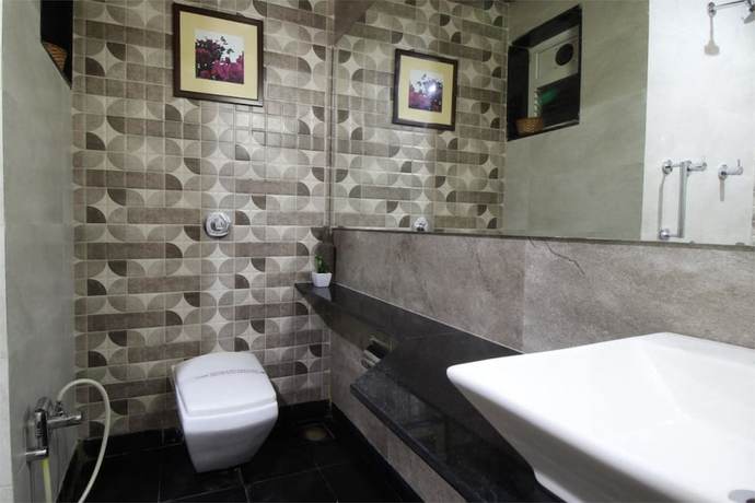 Imagen de la habitación del Hotel Sovereign, Dam&aacute;n. Foto 14