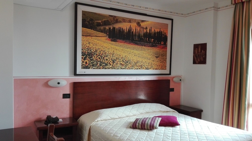 Imagen de la habitación del Hotel Sovestro. Foto 3