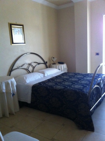 Imagen de la habitación del Hotel Sovrano. Foto 10