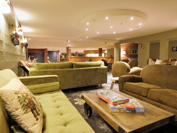 Imagen del bar/restaurante del Hotel Sowell Family La Lauzi&egrave;re. Foto 10
