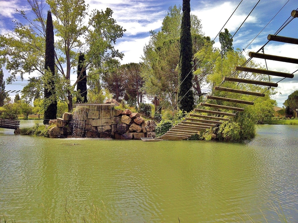 Imagen de los exteriores del Hotel Sowell Family Les Amandiers. Foto 10