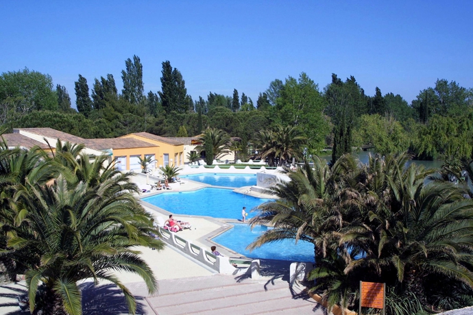 Imagen de la piscina del Hotel Sowell Family Les Amandiers. Foto 14