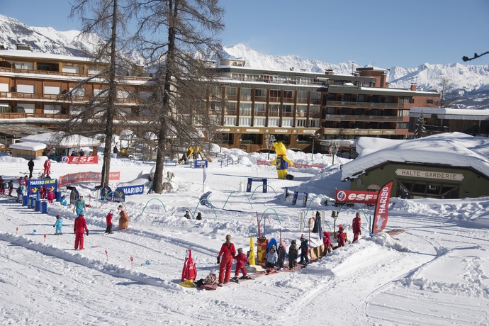 Imagen de los exteriores del Hotel Sowell Family Les Bergers, Uvernet-Fours. Foto 15