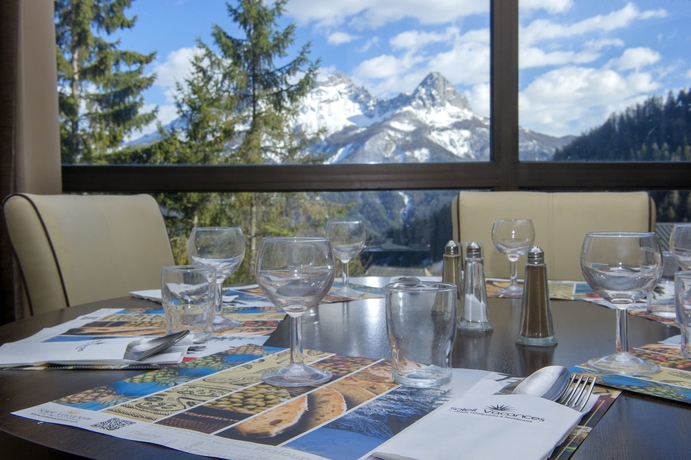 Imagen del bar/restaurante del Hotel Sowell Family Les Bergers, Uvernet-Fours. Foto 8