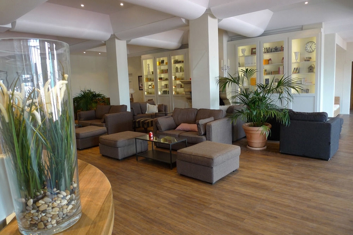 Imagen de los interiores del Hotel Sowell HÔtels Le Beach. Foto 11