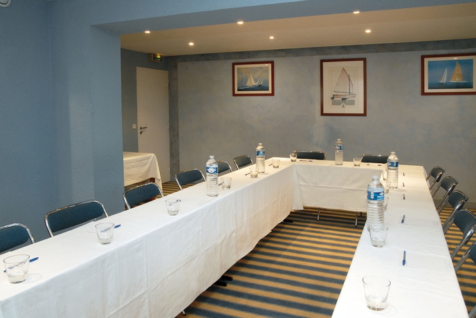 Imagen de los interiores del Hotel Sowell HÔtels Le Beach. Foto 14