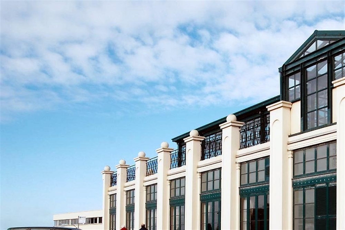 Imagen de los exteriores del Hotel Sowell HÔtels Le Beach. Foto 6