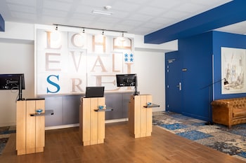 Imagen de los interiores del Hotel Sowell H&ocirc;tels Les Chevaliers. Foto 12