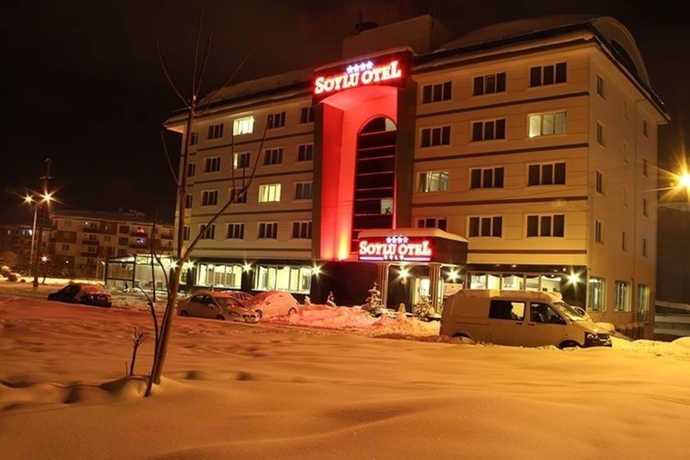 Imagen de los exteriores del Hotel Soylu. Foto 13