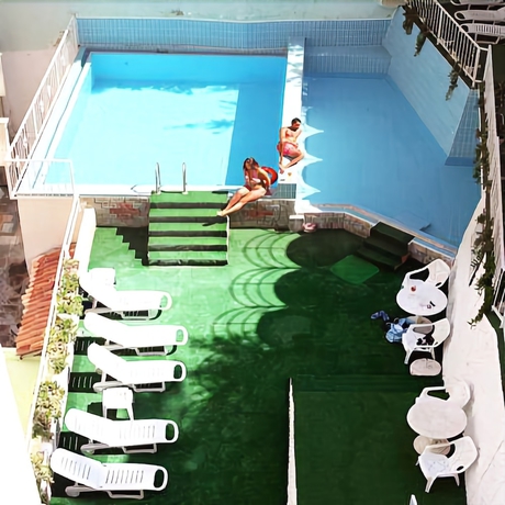 Imagen de la piscina del Hotel Sozer. Foto 18