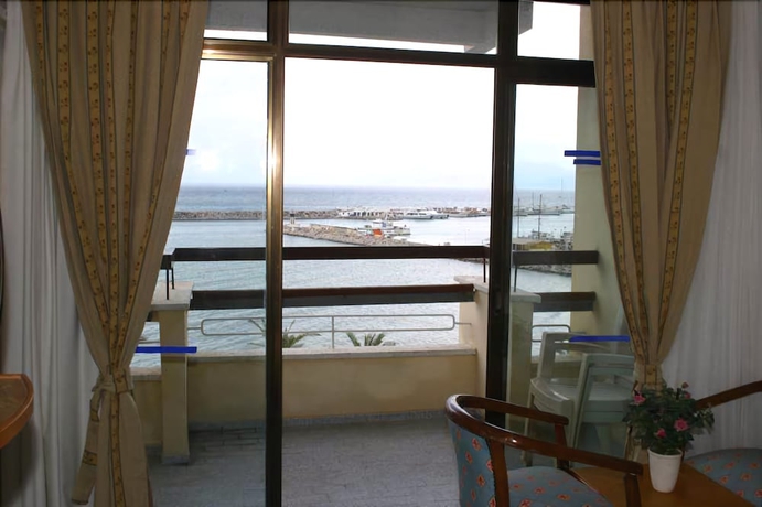 Imagen de la habitación del Hotel Sozer, Kusadasi. Foto 5
