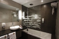Imagen de la habitación del Hotel Spa Aguas de los Mallos. Foto 41