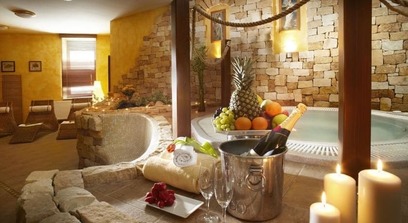 Imagen de la piscina del Hotel Spa Bil&yacute; Hořec. Foto 18