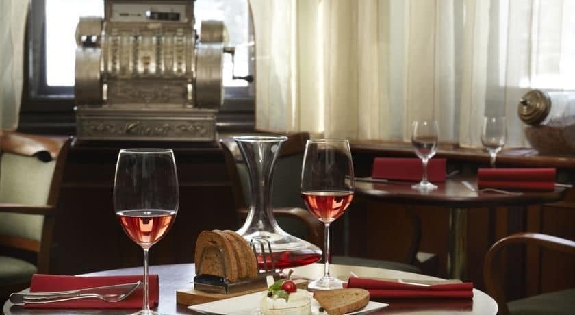 Imagen del bar/restaurante del Hotel Spa Bil&yacute; Hořec. Foto 6