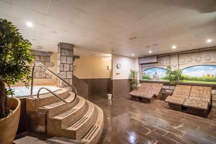 Imagen de los interiores del Hotel Spa Cádiz Plaza. Foto 13