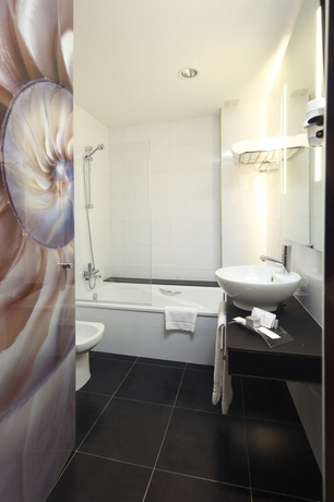 Imagen de la habitación del Hotel Spa Congreso. Foto 7