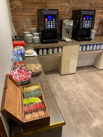 Imagen del bar/restaurante del Hotel Spa Hotel Ciudad De Teruel. Foto 2